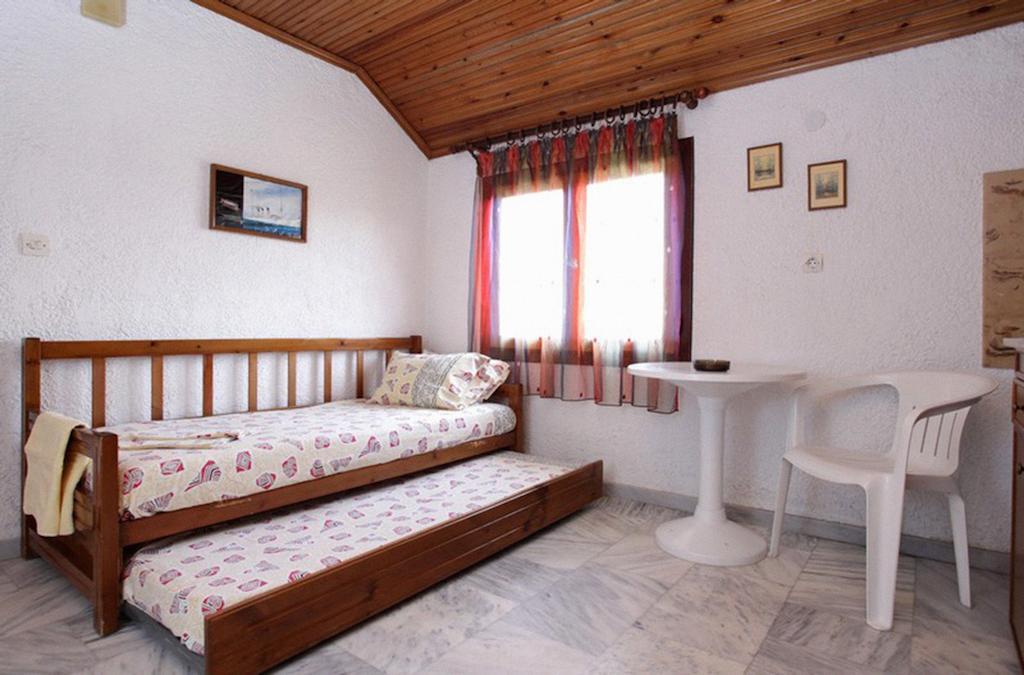 Kehagias Apartments Vrasná Cameră foto